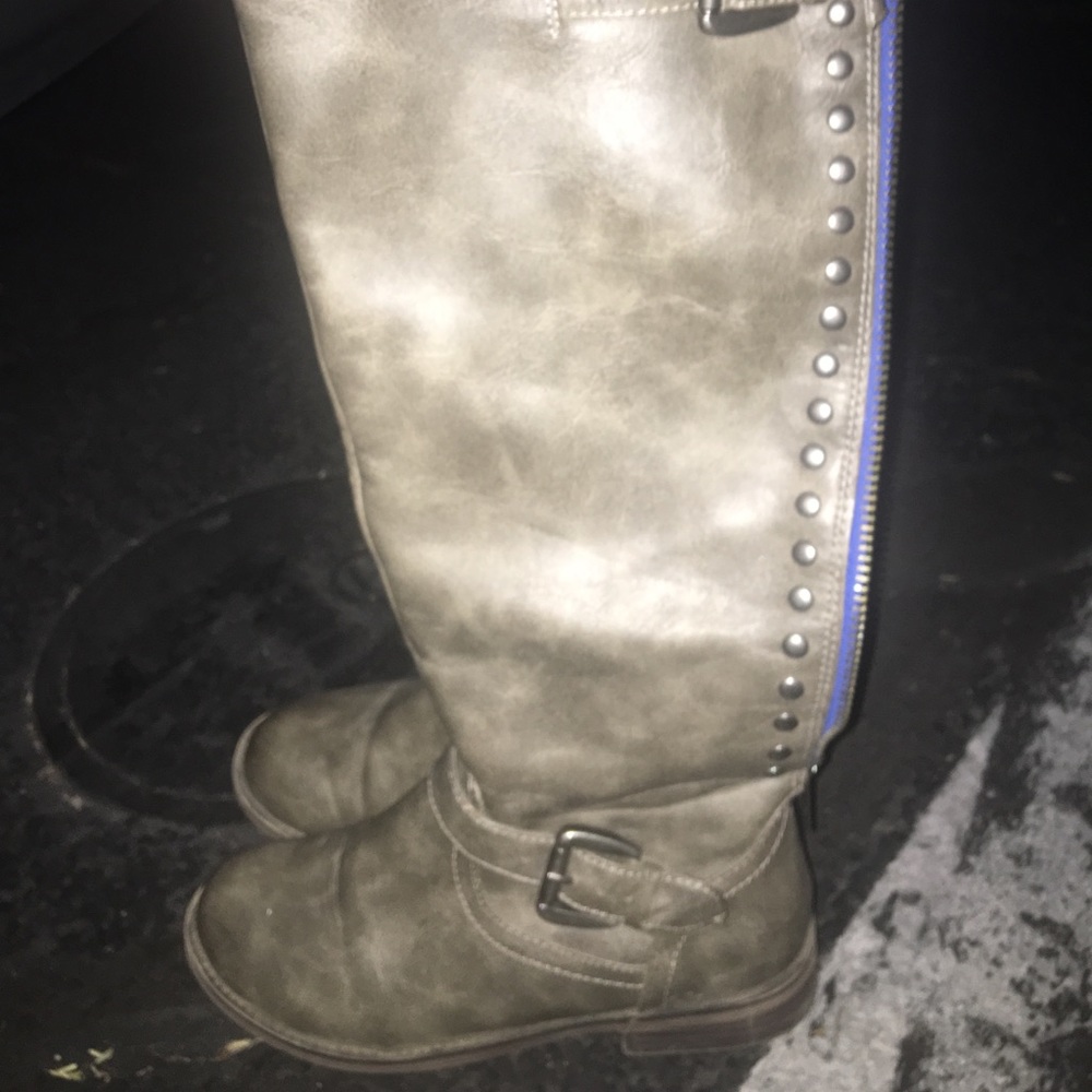 Boots size 6.5